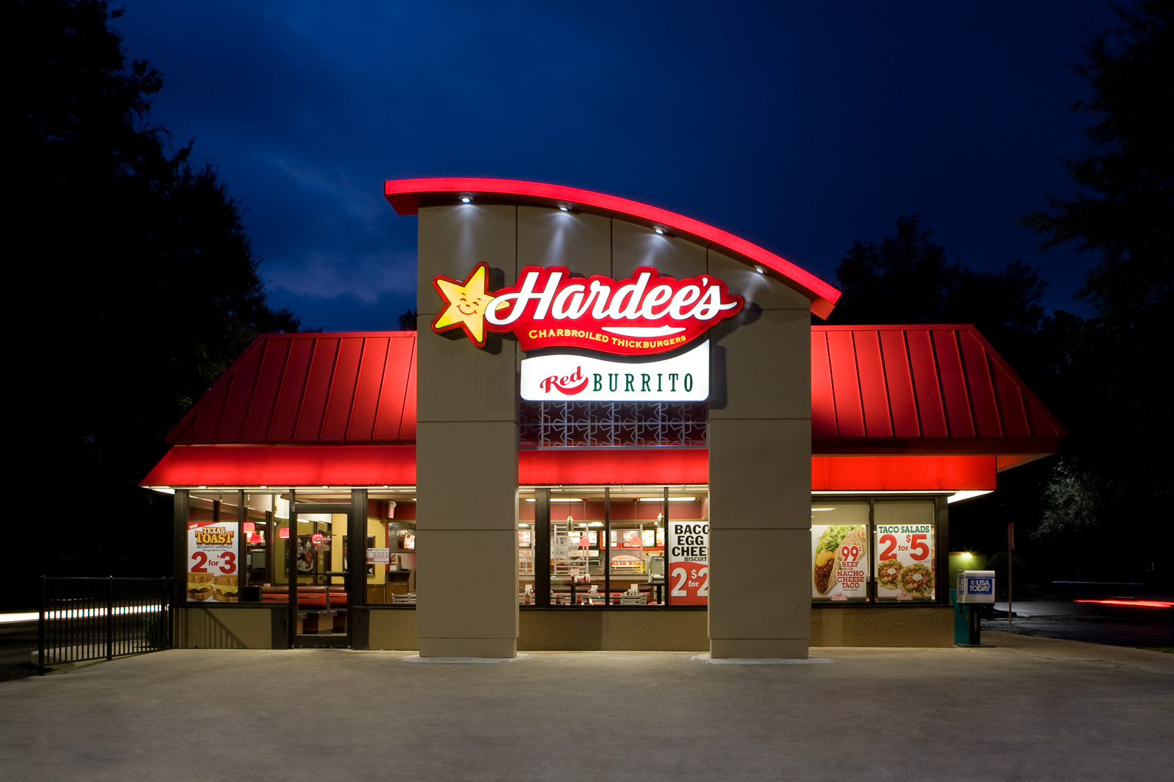 Hardees Restaurant at Night